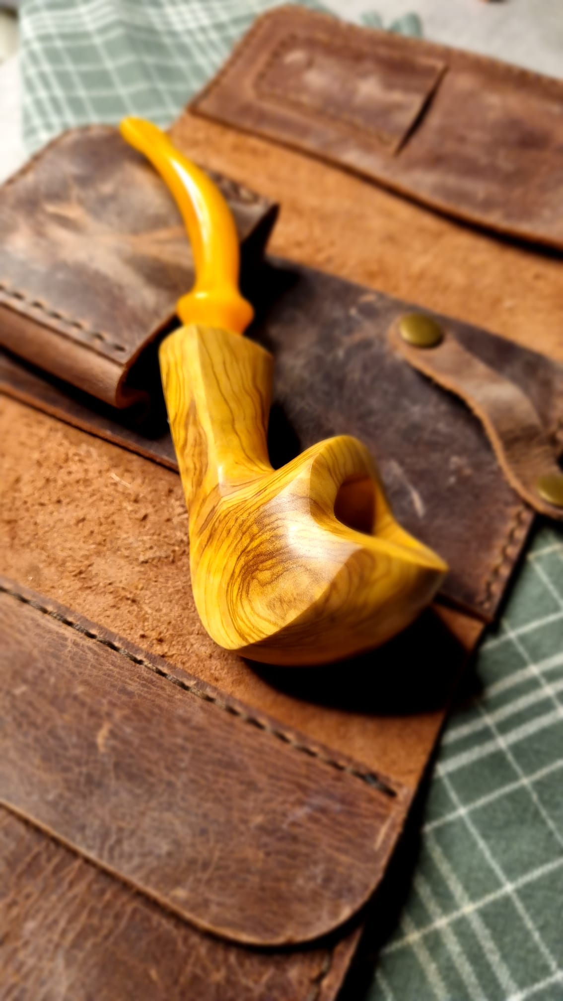 FREEHAND fajka- Oliva č.1 6 FREEHAND fajka- Oliva č.1